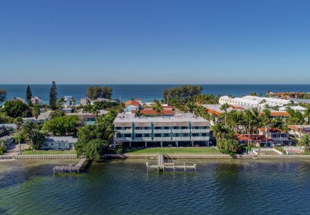 Apartment in Bradenton Beach, Florida