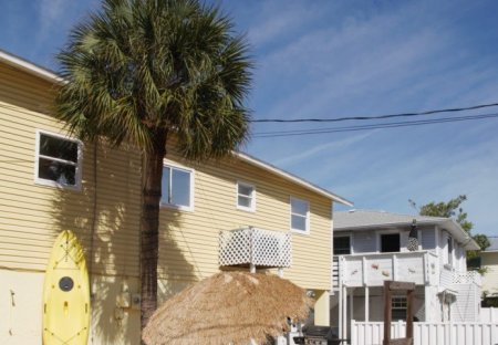 Apartment in Holmes Beach, Florida