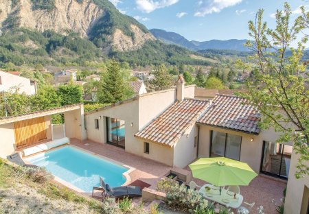 Villa in Châtillon-en-Diois, France