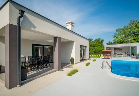 Villa in Rogočana, Croatia
