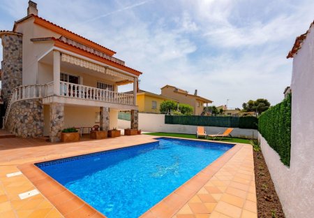Villa in Cunit, Spain