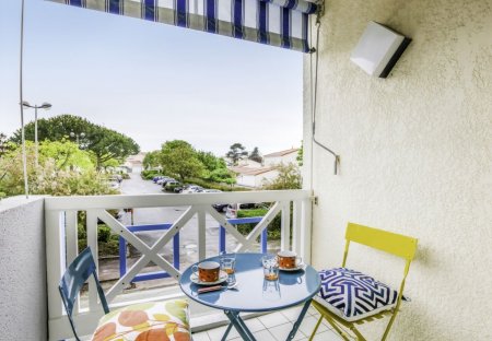 Apartment in Nord-Est Vallieres, France