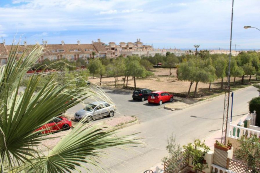 Town house to rent in Urbanización La Florida, Spain with shared pool