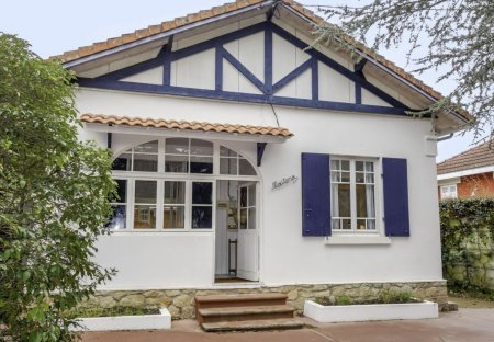 House in Le Moulleau-Les Abatilles, France