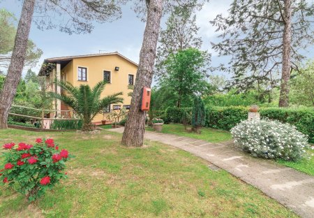 Apartment in Montopoli, Italy