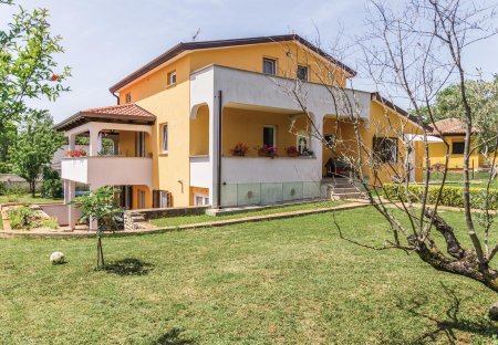 Apartment in Juricani, Croatia