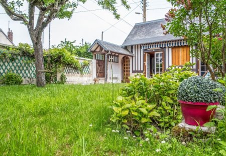House in Aguesseau-Ville Sud, France