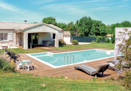 Villa in Zone Rurale Nord, France