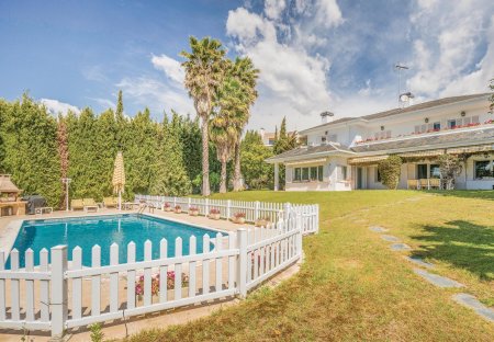 Villa in Urbapol, Spain