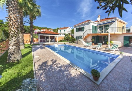 Villa in Sumartin, Croatia