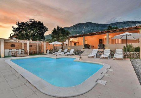 Villa in Kaštel Sućurac, Croatia