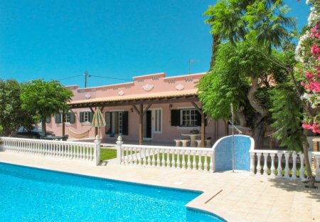 Villa in Areia, Algarve