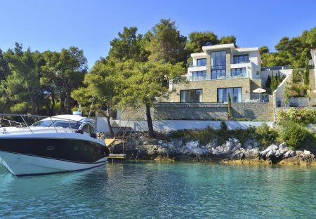 Villa in Sumartin, Croatia