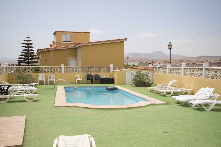 Apartment to rent in Caleta de Fuste, Fuerteventura with shared pool