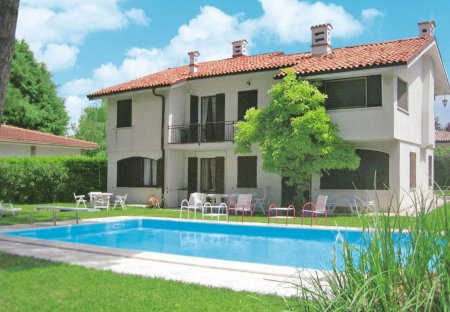 Villa in Mattarana, Italy