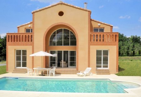 House in Pont-de-Larn, the South of France