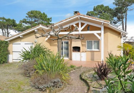 House in La Plage-Bourg1, France