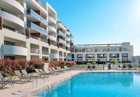 Apartment in Les Vespins, the South of France
