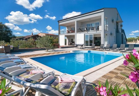 Villa in Vrsine, Croatia