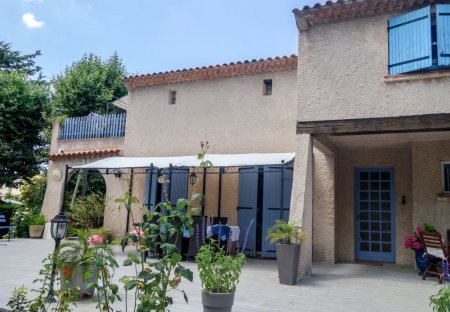 Apartment in Cabries Town, the South of France