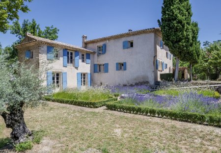 Villa in Saignon, the South of France