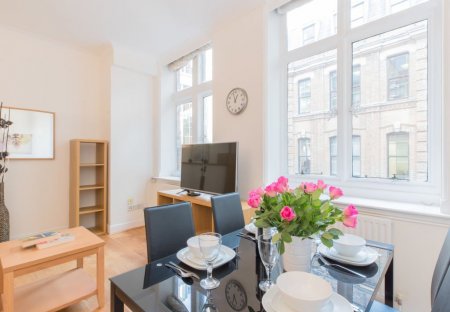 Apartment in Aldgate, London