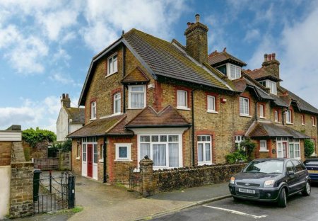 Cottage in Broadstairs And St. Peters, England