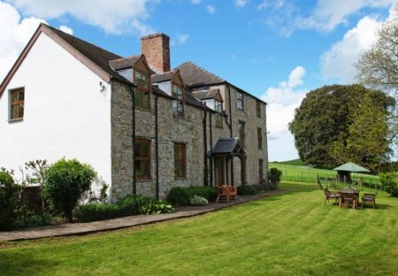 House in Henllan, Wales