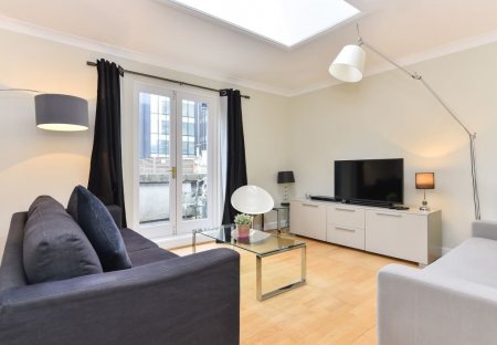 Apartment in Aldgate, London