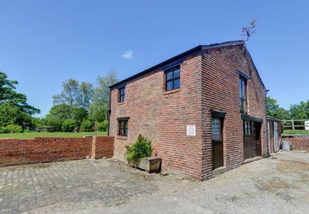 House in Hardhorn With High Cross, England