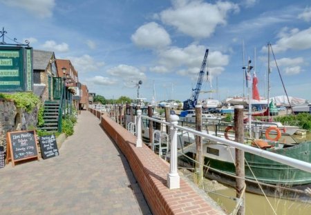Apartment in Sandwich, England