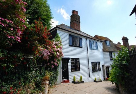 Cottage in Old Hastings, England