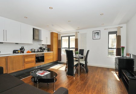 Apartment in Weavers, London