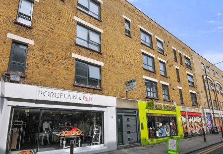 Apartment in Weavers, London
