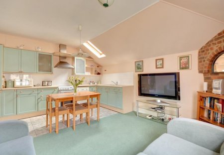 Apartment in Brunswick And Adelaide, England