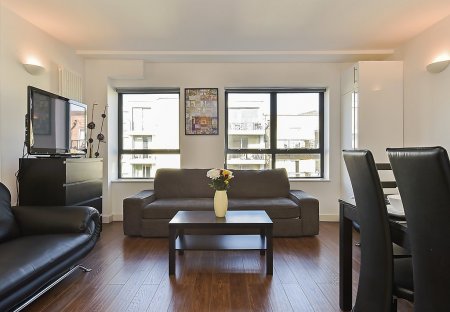 Apartment in Weavers, London