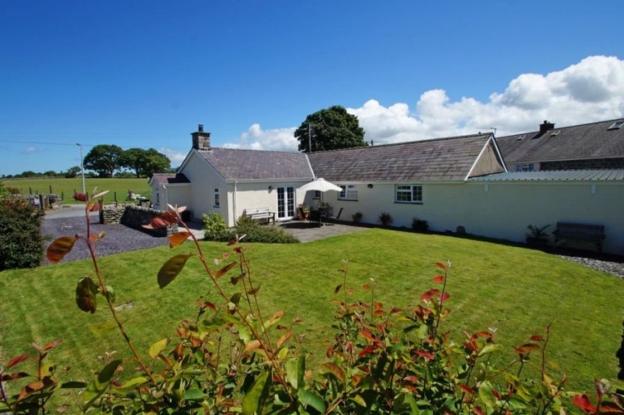 Cottages in Llanrug Clickstay holiday rentals
