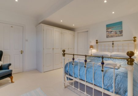 Apartment in Wellswood, England