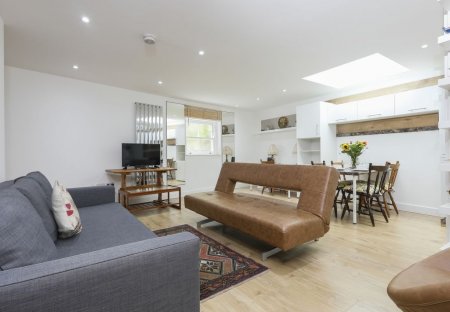 Apartment in Grange, London