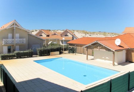 Villa in La Plage-Bourg1, France