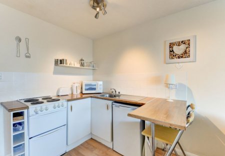 Apartment in Tormohun, England
