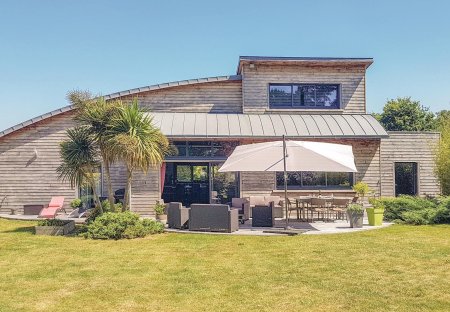 Villa in Clohars-Carnoët, France