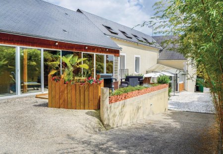 Villa in Nazelles-Négron, France