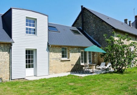 House in Thue et Mue, France