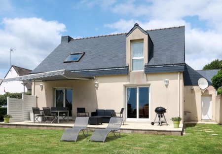 House in Clohars-Carnoët, France