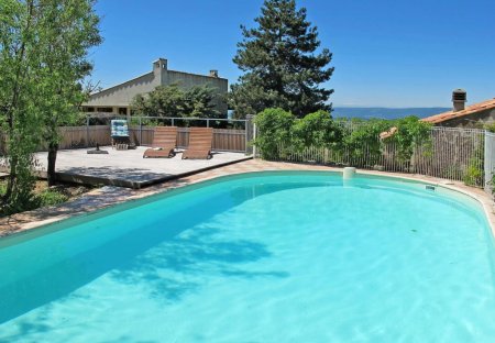 House in Saignon, the South of France