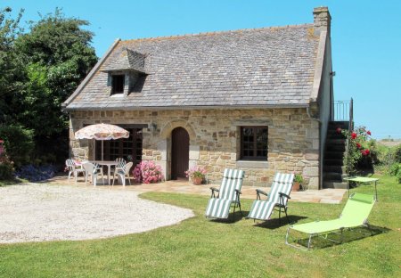 House in Plounévez-Lochrist, France
