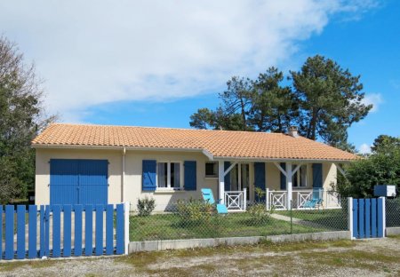 House in Soulac-sur-Mer, France