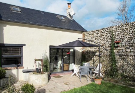 House in Saint-Pierre-en-Port, France