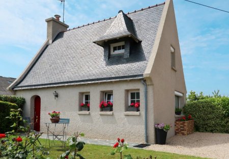 House in Plounévez-Lochrist, France